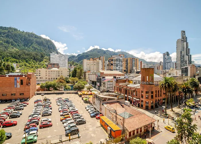 Loft Moderno Con Vista Al Centro Y Monserrate